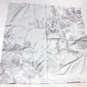 (1) Pottery Barn Monique Lhuillier Rose Bouquet Dinner Napkins Gray Jacquard New